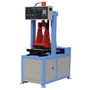 沥青轮碾成型? style=